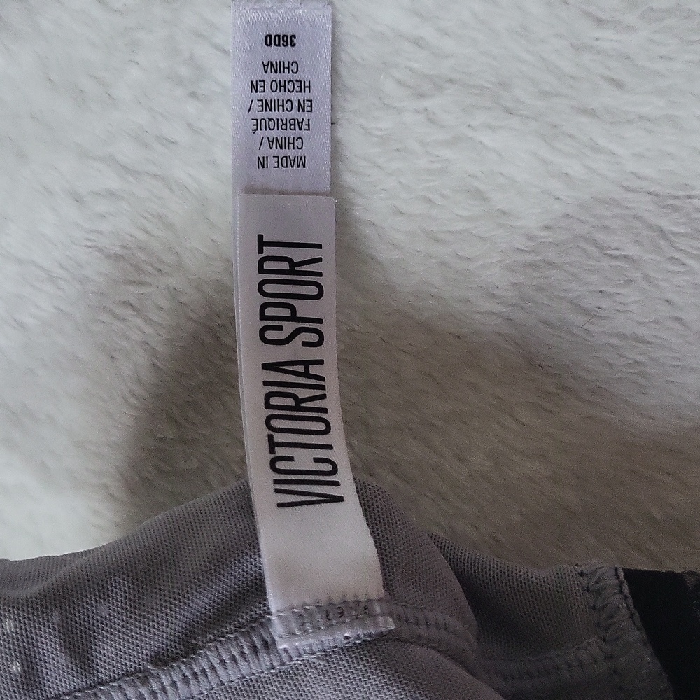 Victoria's Secret Sport | Molded Cup Racerback Sports Bra | Size 36DD - Picture 6 of 6
